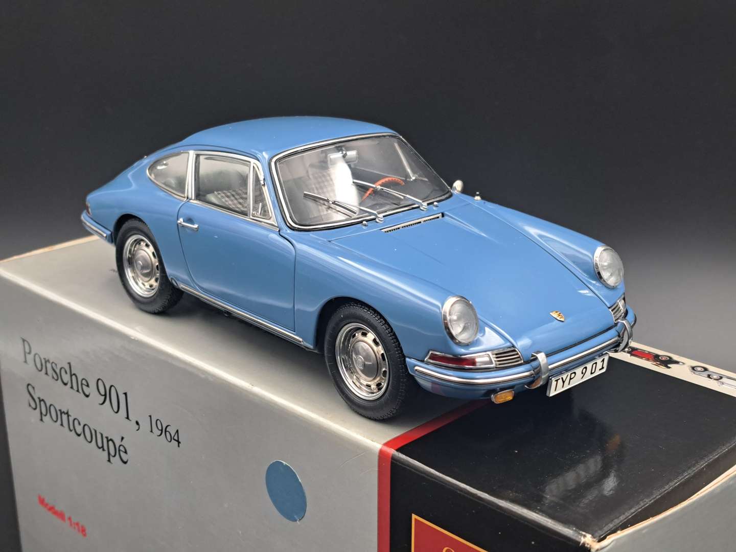 <p>CMC 1964 Porsche 901 1:8 scale</p>