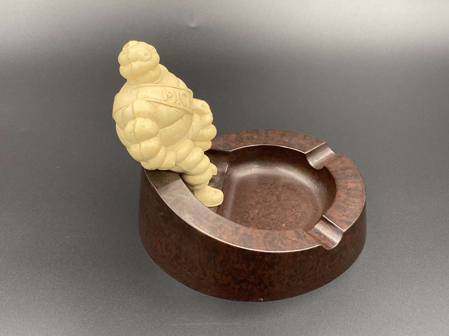 <p>Michelin Man Ashtray</p>