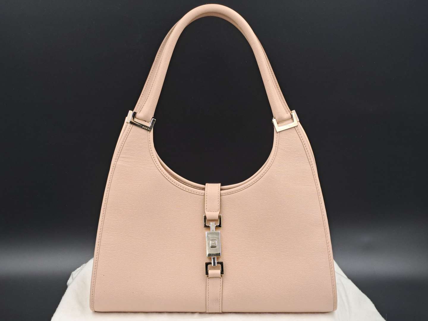 <p>Vintage Gucci baby pink leather handbag & purse</p>