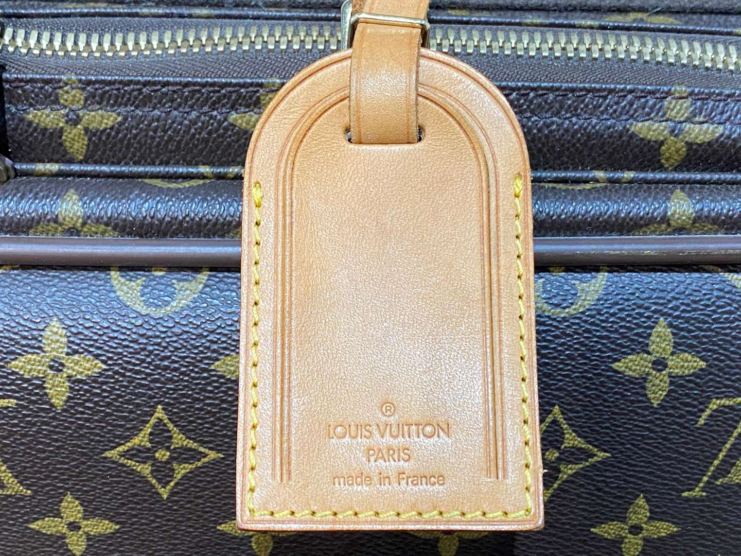 <p>LOUIS VUITTON Satellite 70 monogram suitcase</p>