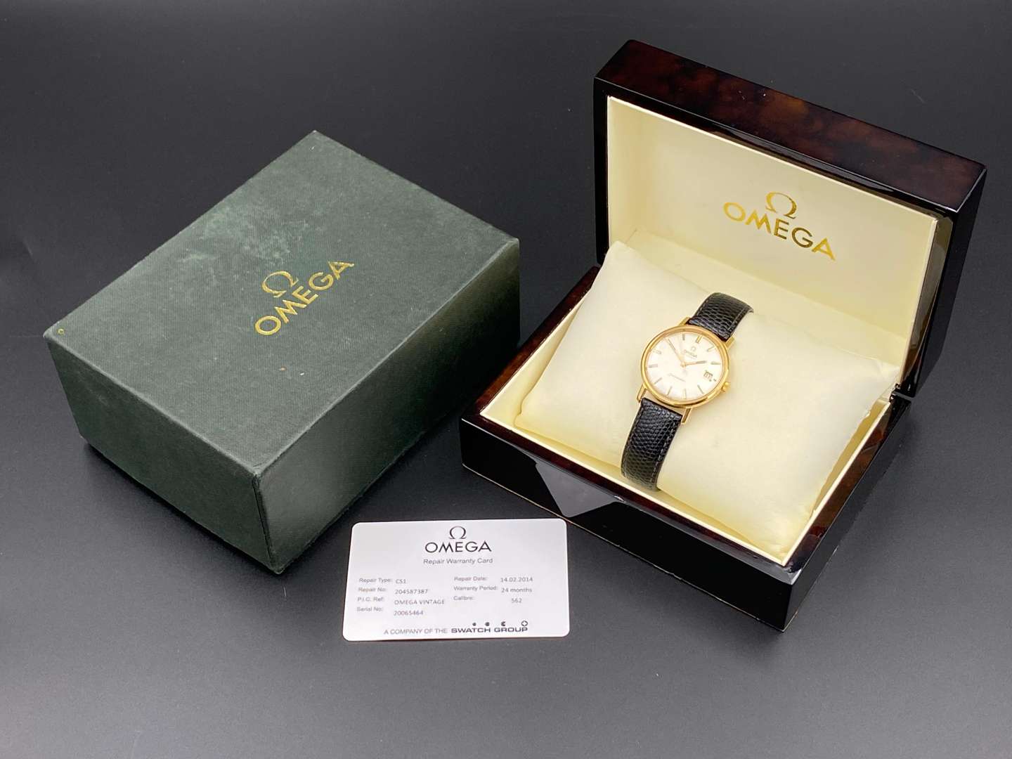 <p>OMEGA Seamaster 18ct gold centre seconds calendar wristwatch</p>