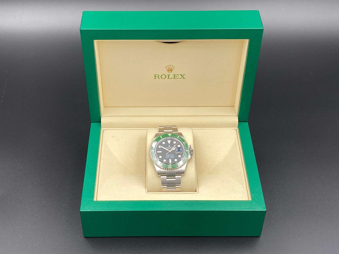 <p>ROLEX Submariner Date stainless steel wristwatch 126610LV 78D*****</p>