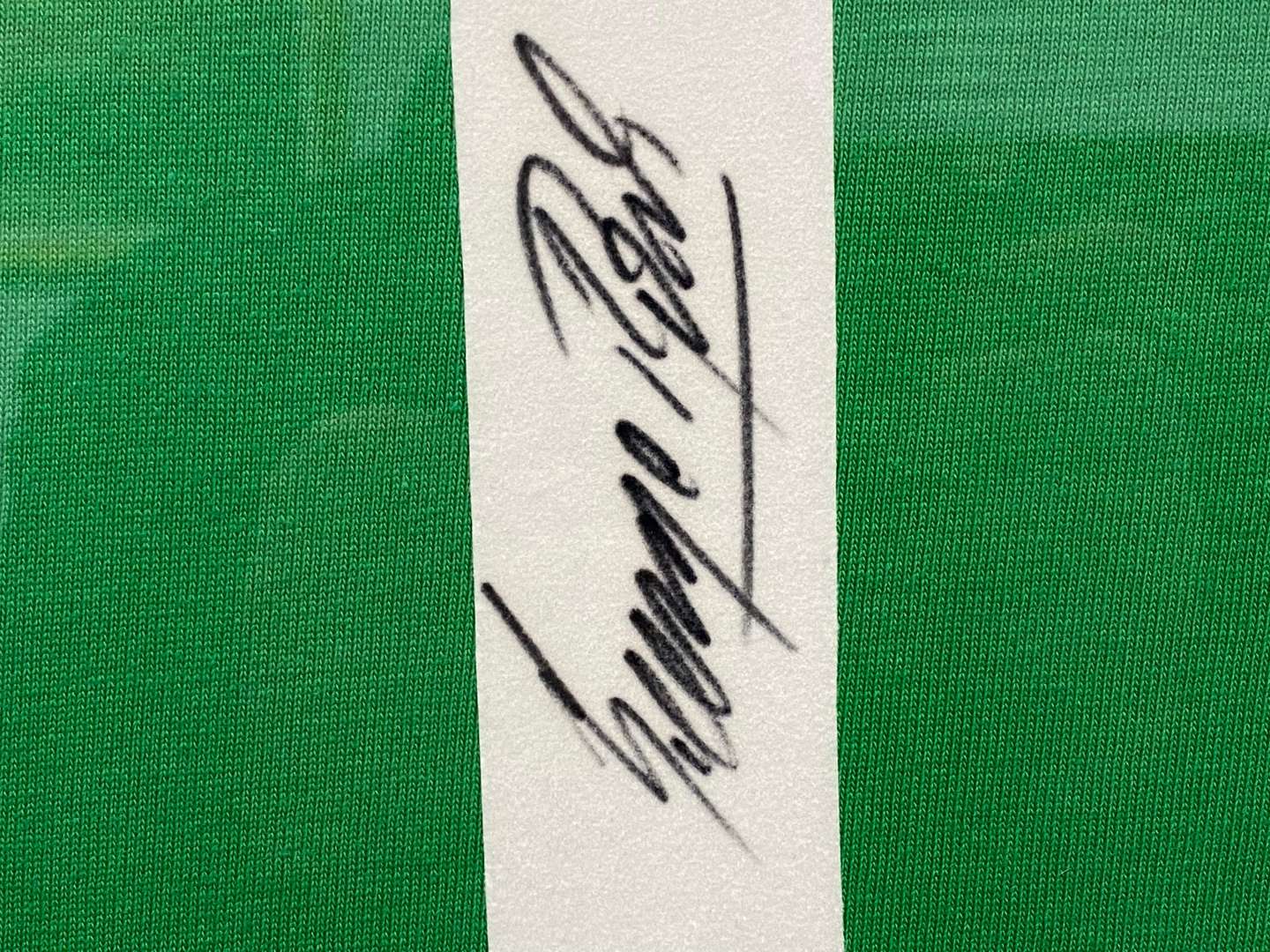 <p>GEORGE BEST signed and framed Northern Ireland Shirt</p>