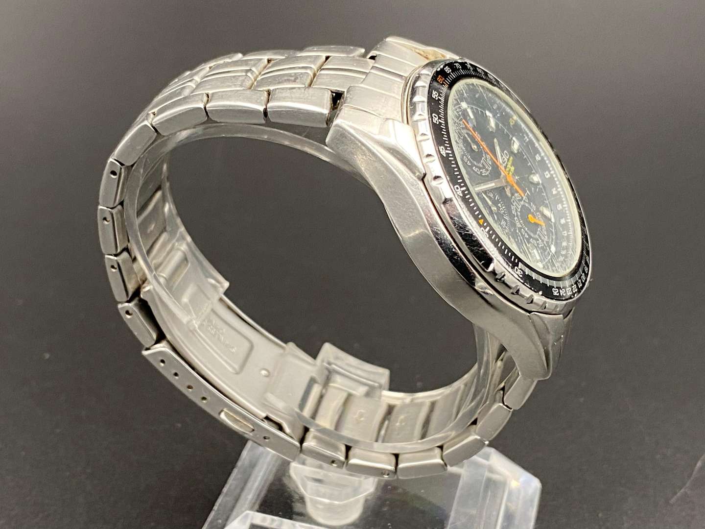 <p>CASIO stainless steel quartz chronograph wristwatch</p>