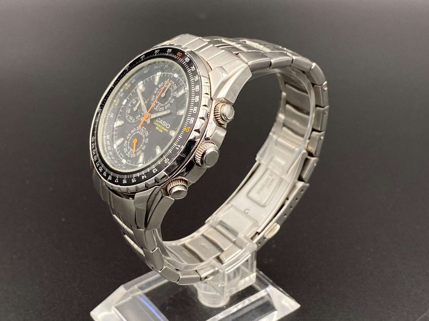 <p>CASIO stainless steel quartz chronograph wristwatch</p>