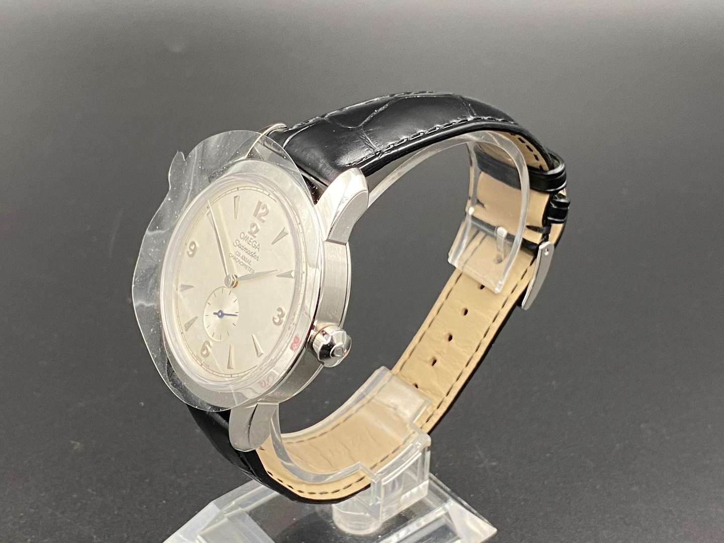 <p>OMEGA Seamaster 1948 &nbsp;London Olympic Edition 2012 85624136, 491/1948</p>