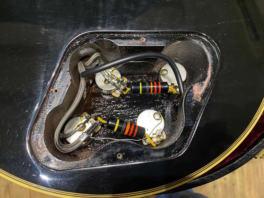 <p>GIBSON Les Paul Custom Black Beauty Jimmy Page guitar</p>