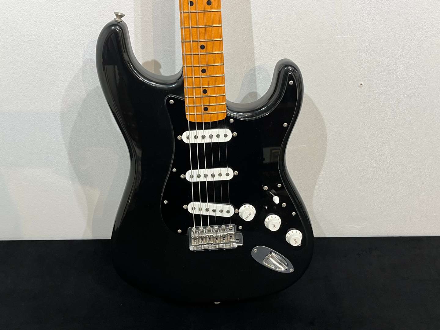 <p>FENDER Custom Shop David Gilmour Strat NOS R43402 10/03/08</p>