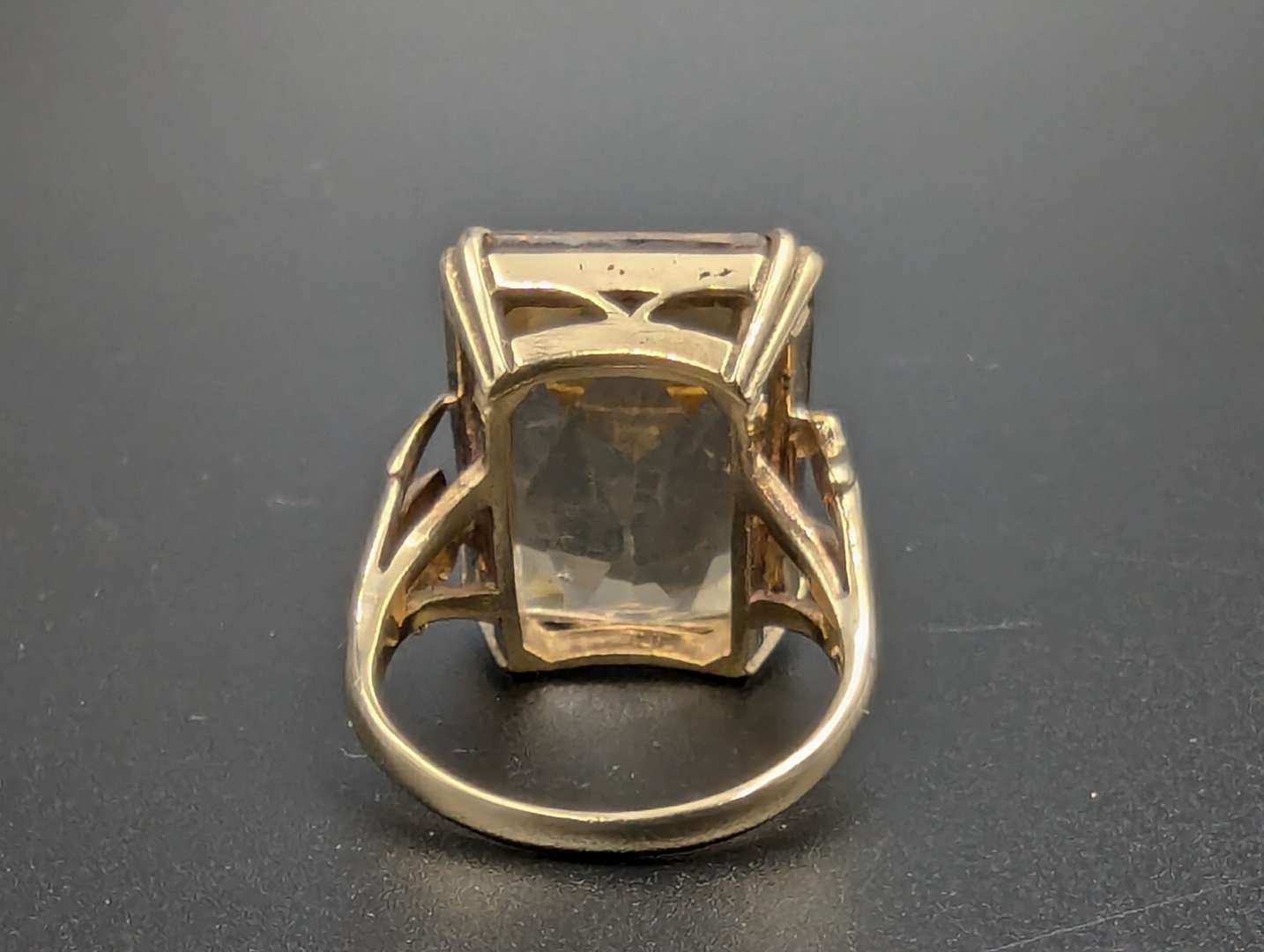 <p>Citrine 9ct gold dress ring</p>