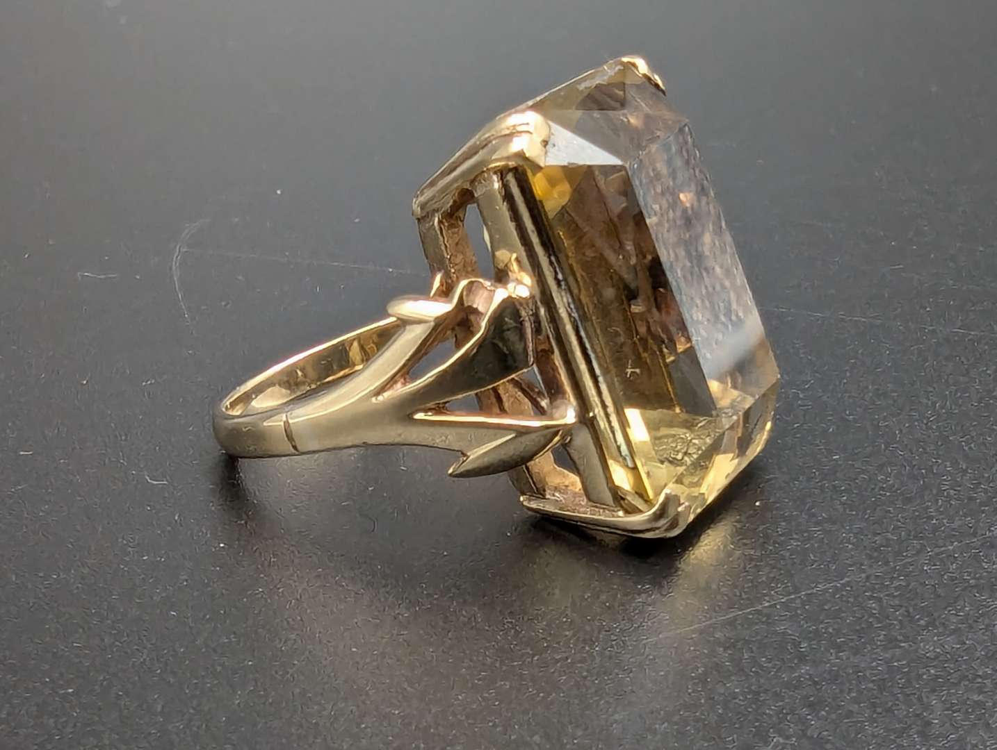 <p>Citrine 9ct gold dress ring</p>