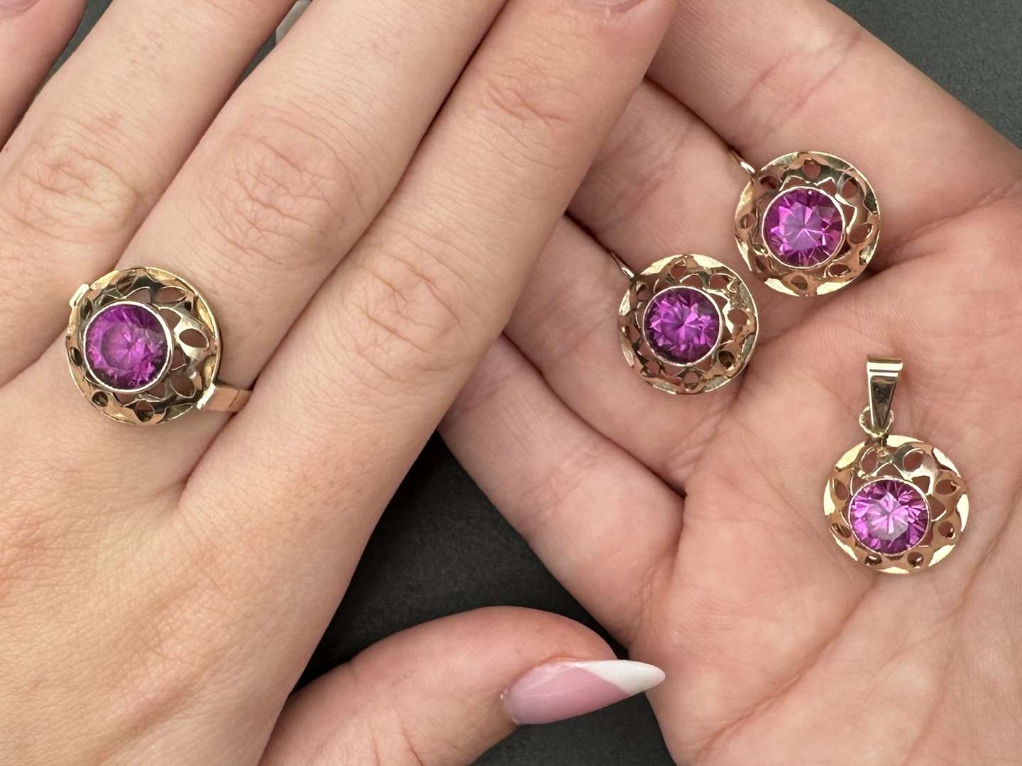 <p>Pink Stone and 9ct Gold Set Suite Comprising Ring Pendant & Earrings&nbsp;</p>