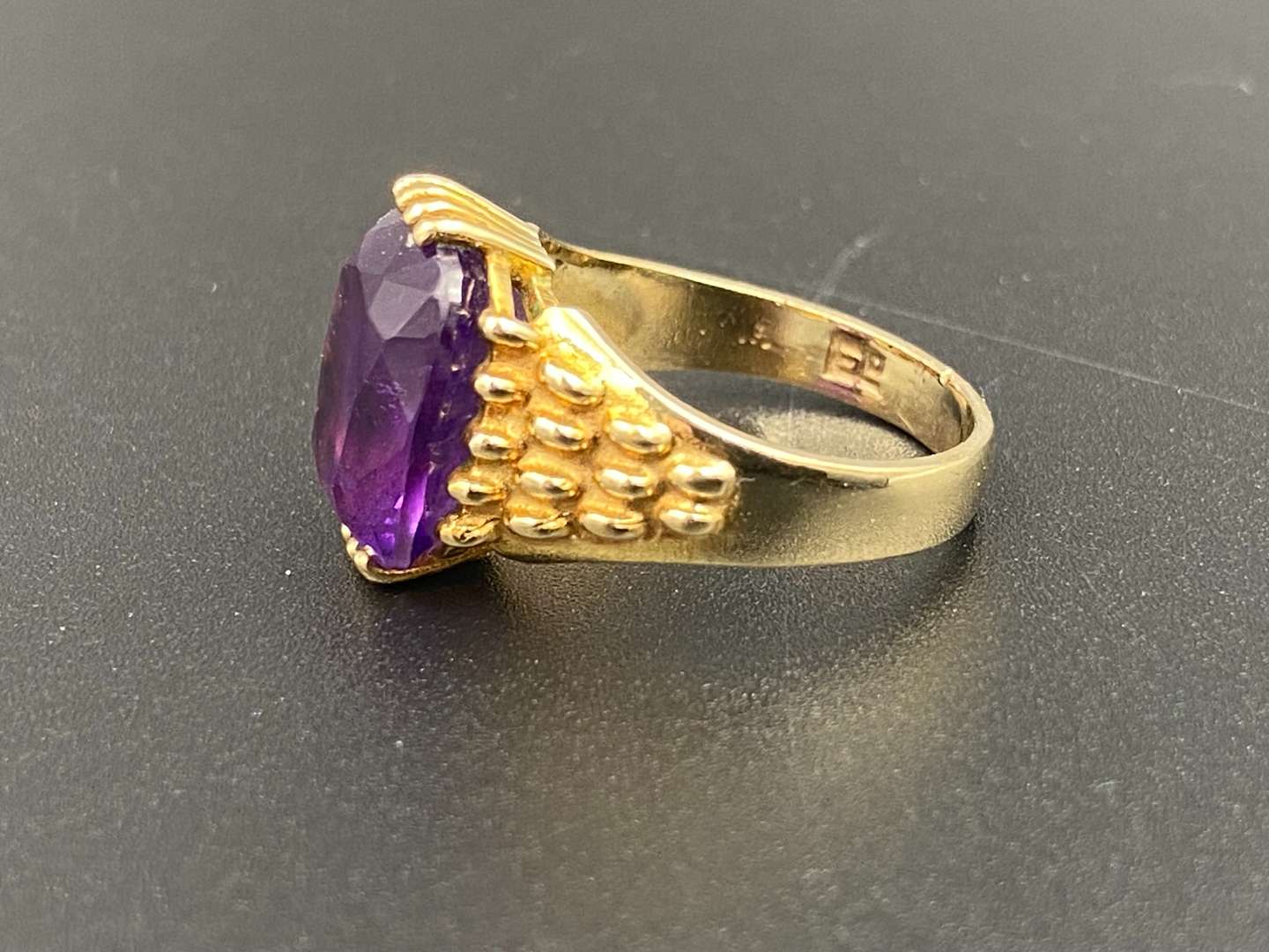 <p>An Amethyst set 9ct gold &nbsp;ring</p>