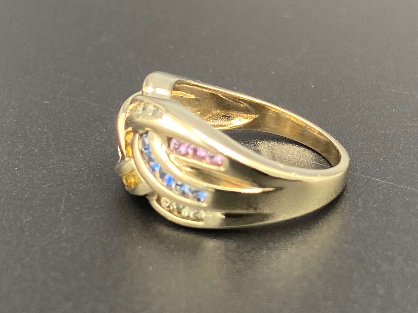 <p>A multi Sapphire 9ct gold ring</p>