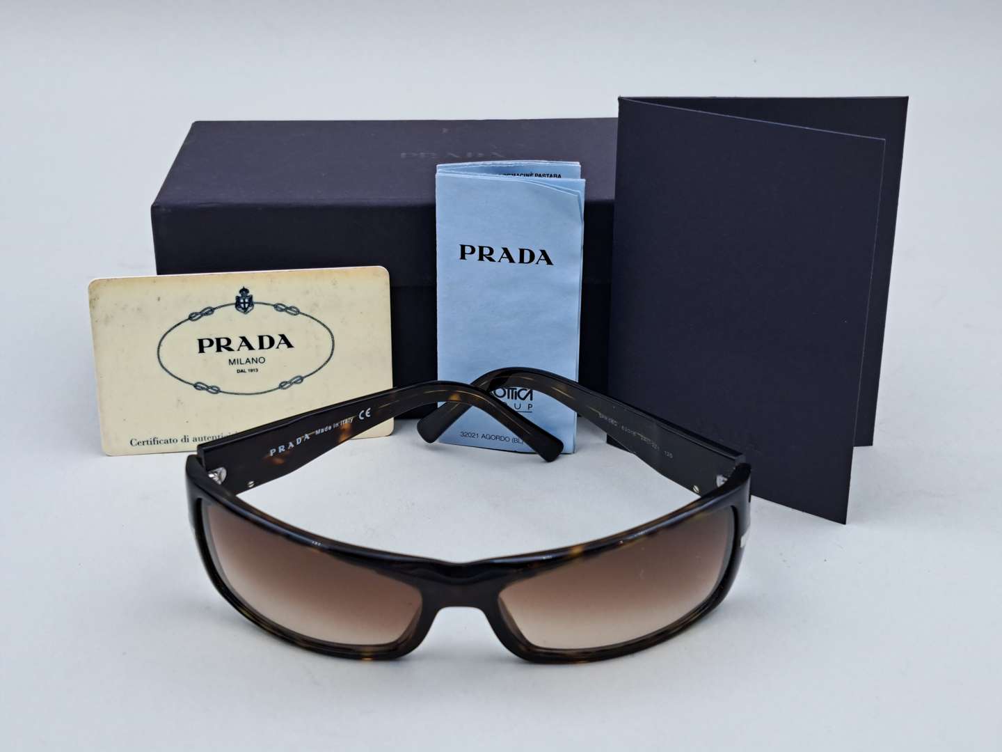 <p>PRADA, Italian made Tortoiseshell Sunglasses</p>