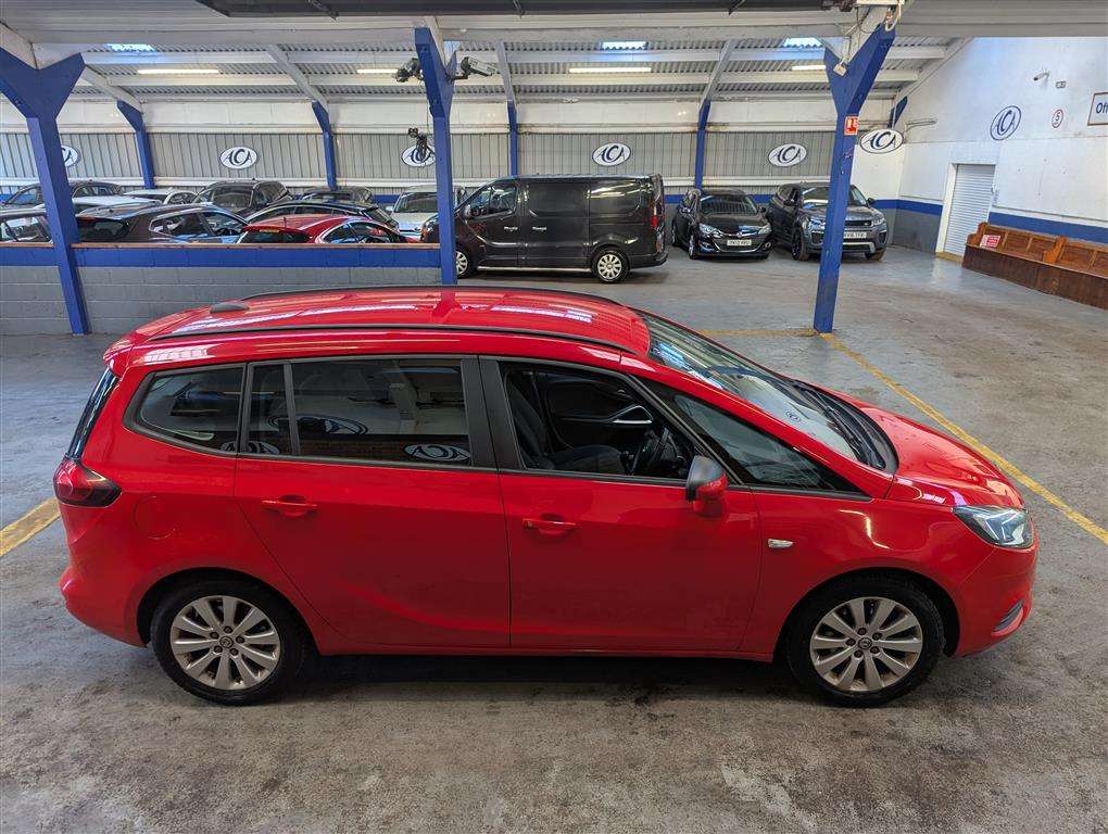 <p>2016 VAUXHALL ZAFIRA TOURER DESIGN TURB</p>