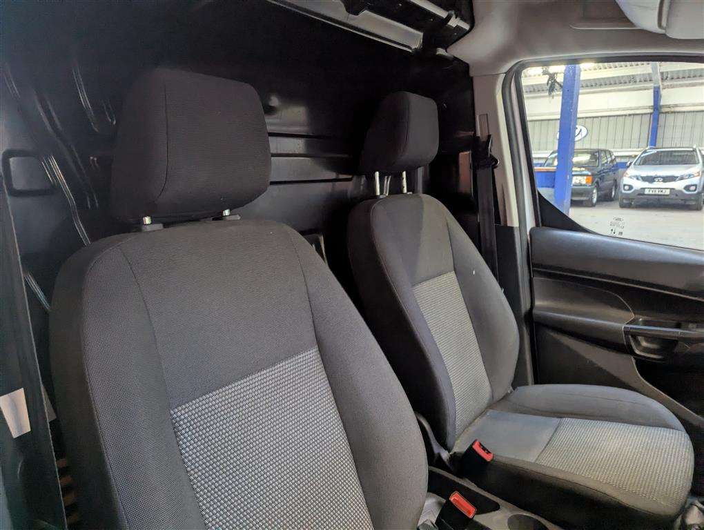 <p>2015 FORD TRANSIT CONNECT **SOLD</p>