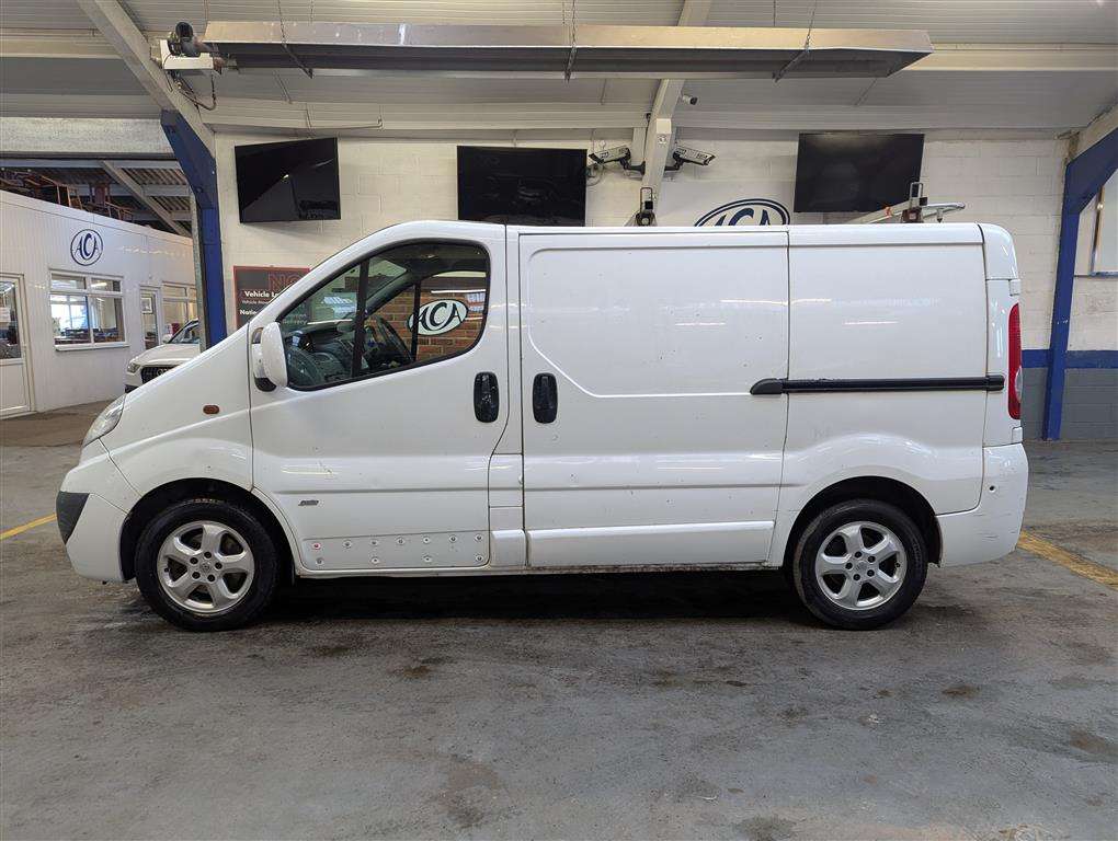 <p>2014 VAUXHALL VIVARO 2700 SPORTIVE CDTI</p>