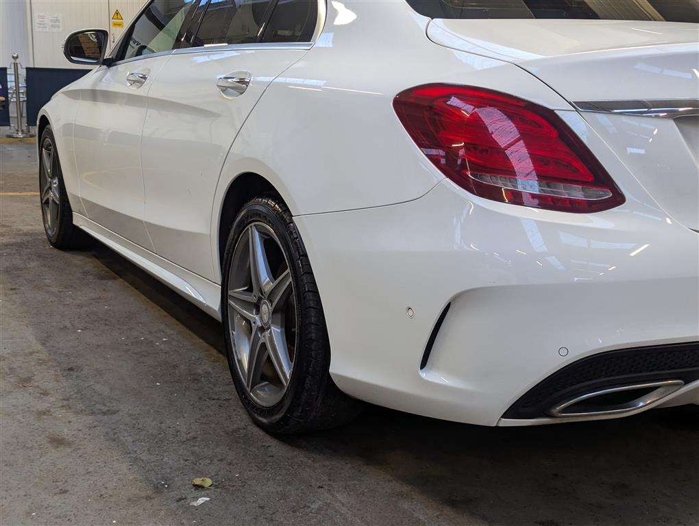 <p>2015 MERCEDES-BENZ C220 AMG LINE PREM + BLUE</p>