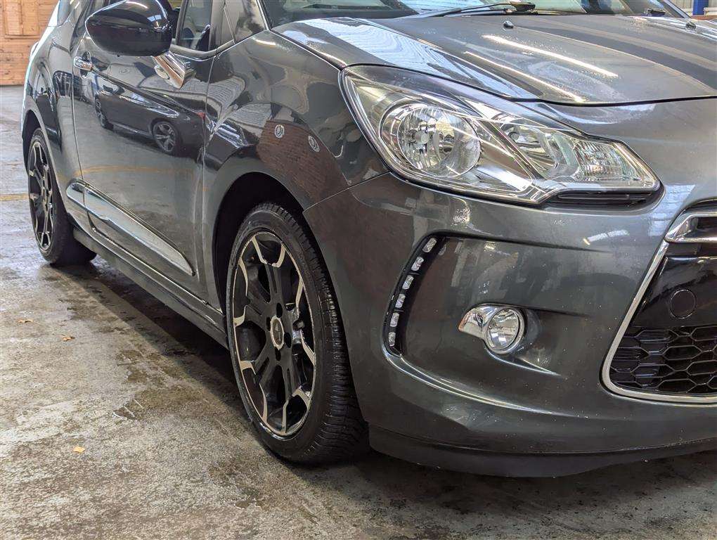 <p>2015 DS DS3 DSTYLE NAV PURETECH S</p>