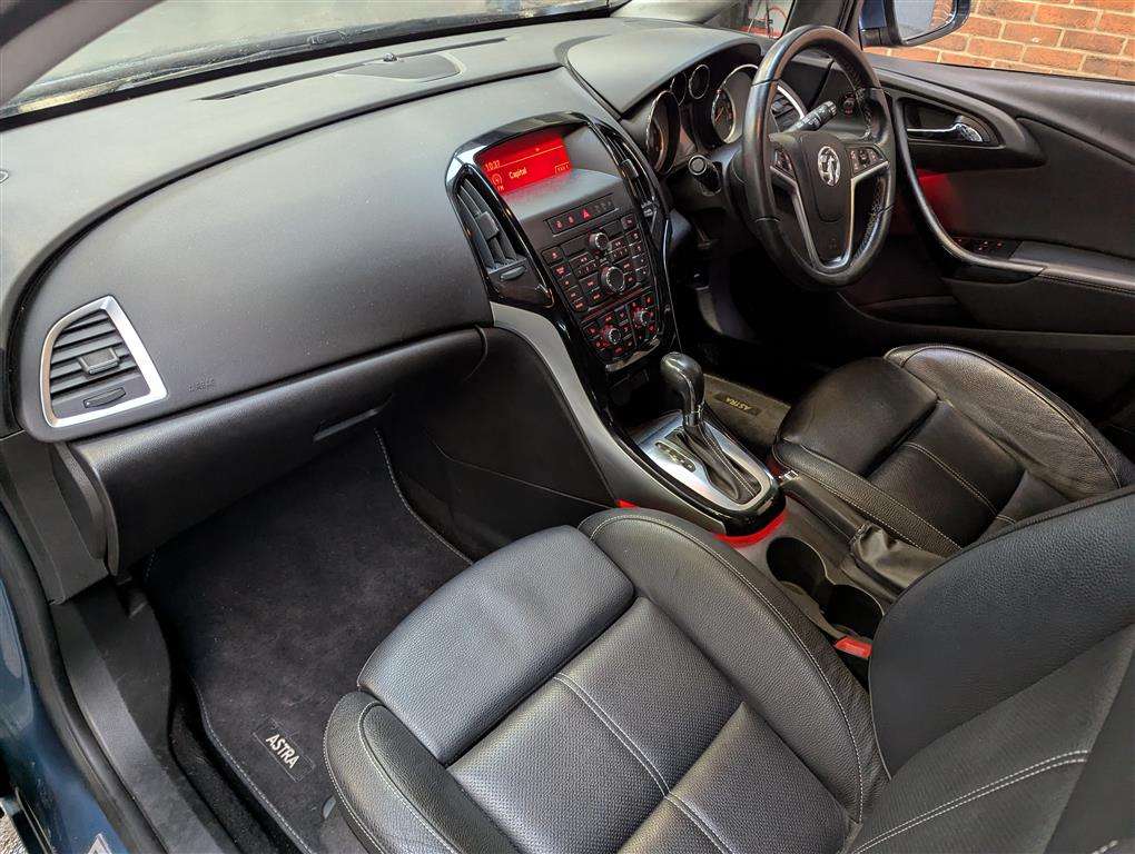 <p>2014 VAUXHALL ASTRA ELITE CDTI AUTO</p>