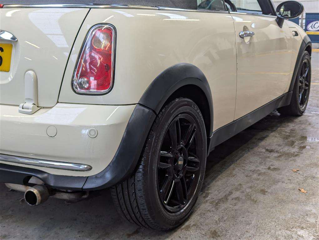 <p>2008 MINI ONE</p>