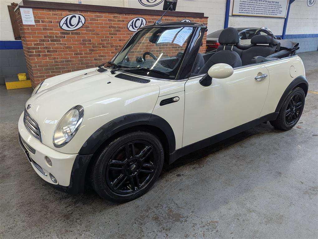 <p>2008 MINI ONE</p>