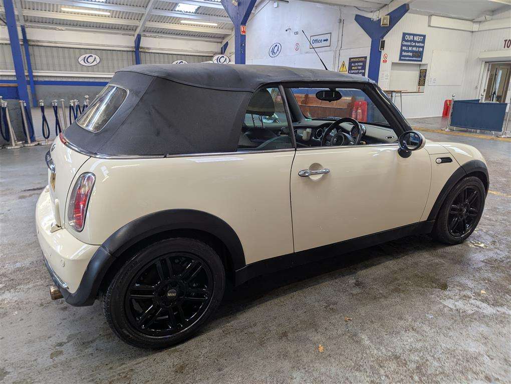 <p>2008 MINI ONE</p>