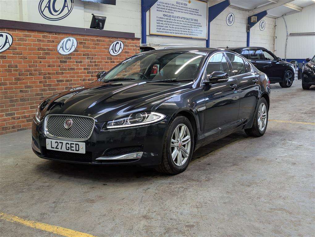 <p>2015 JAGUAR XF LUXURY D AUTO</p>