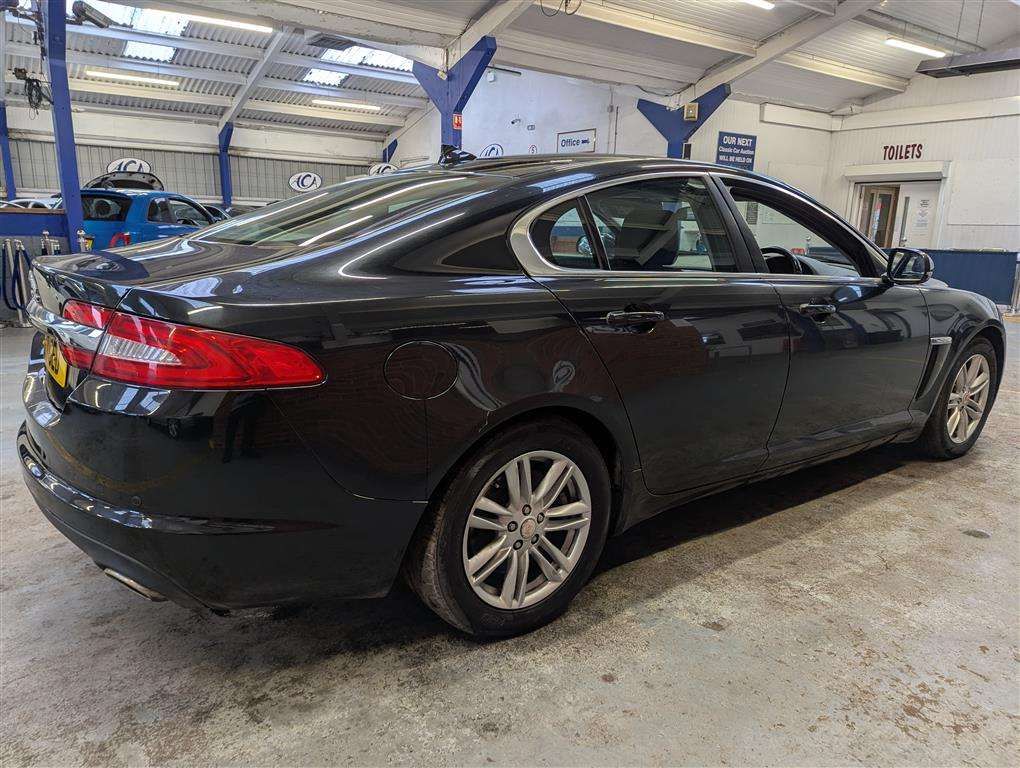 <p>2015 JAGUAR XF LUXURY D AUTO</p>