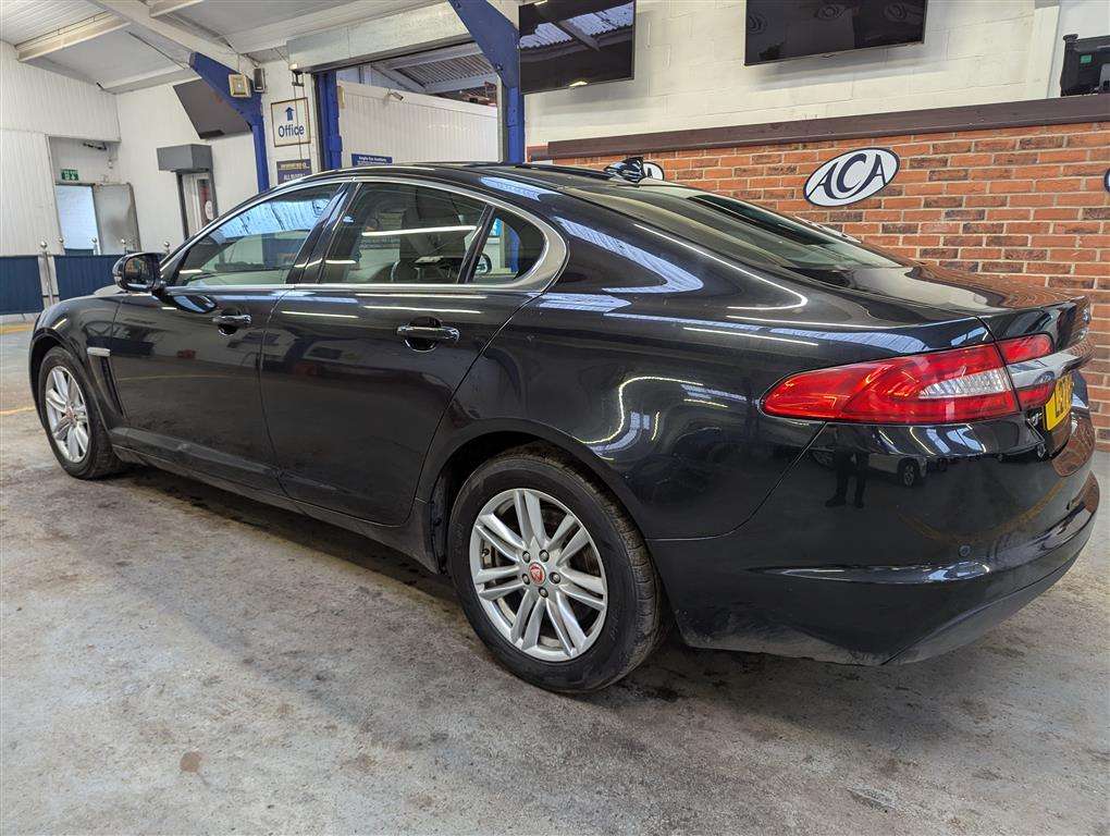 <p>2015 JAGUAR XF LUXURY D AUTO</p>