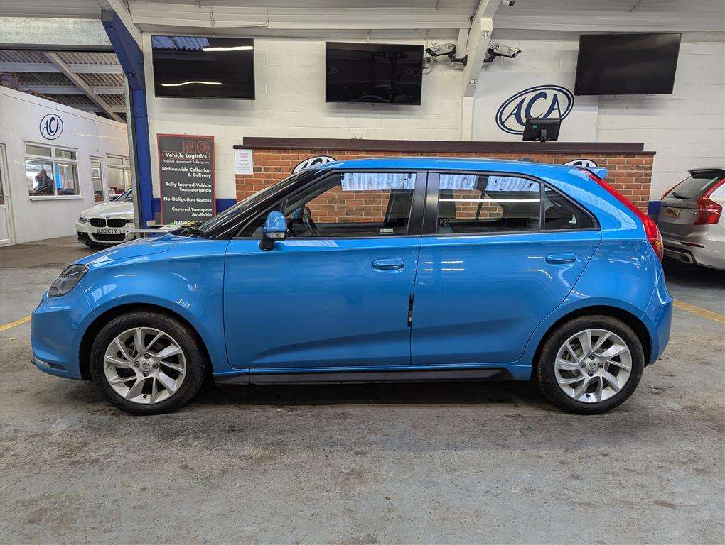 <p>2016 MG 3 FORM PLUS SPORT VTI-TEC</p>