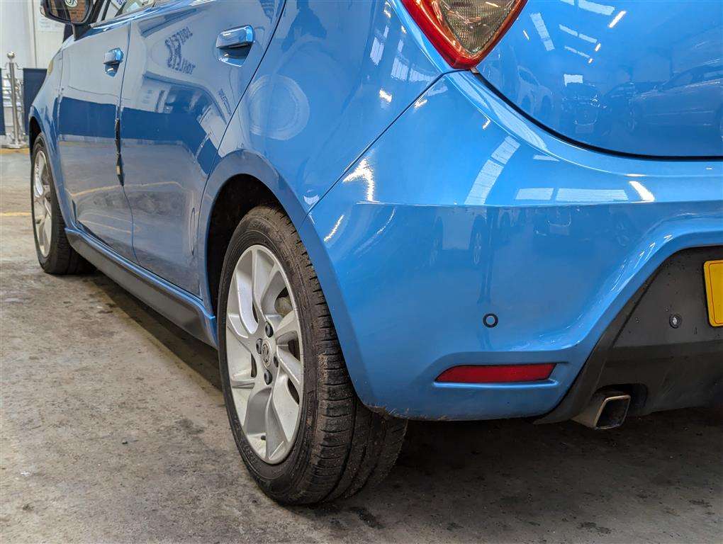 <p>2016 MG 3 FORM PLUS SPORT VTI-TEC</p>