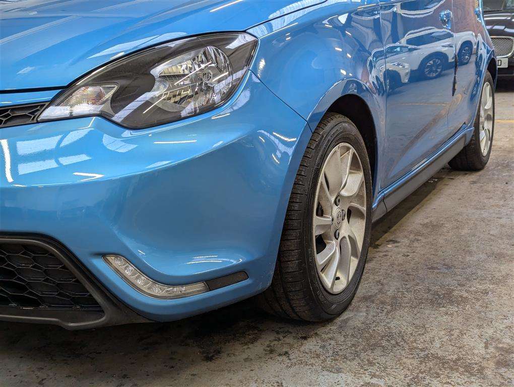 <p>2016 MG 3 FORM PLUS SPORT VTI-TEC</p>