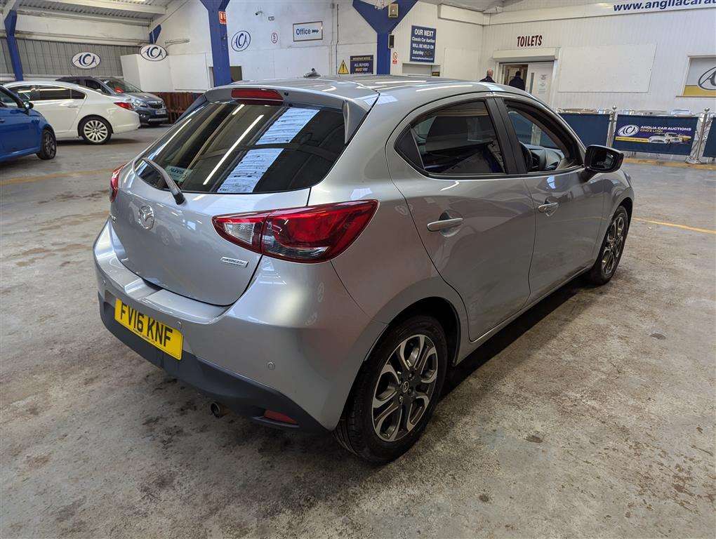 <p>2016 MAZDA 2 SPORT NAV</p>