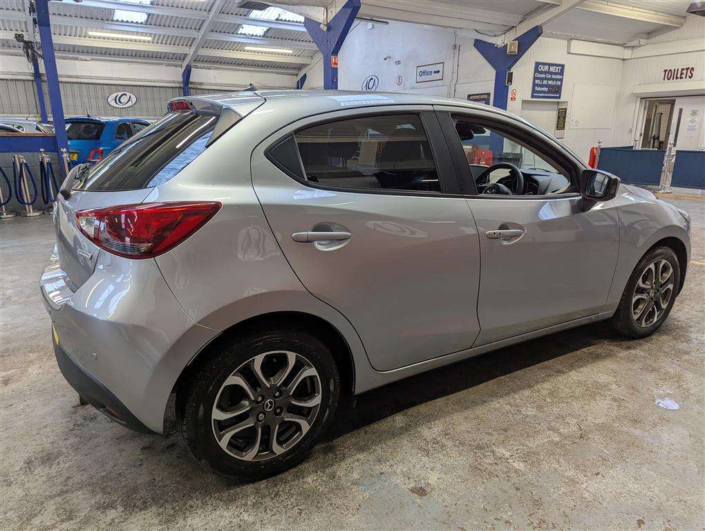 <p>2016 MAZDA 2 SPORT NAV</p>