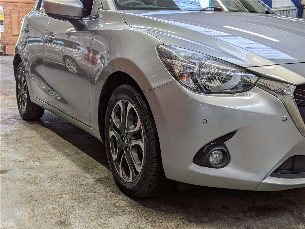 <p>2016 MAZDA 2 SPORT NAV</p>