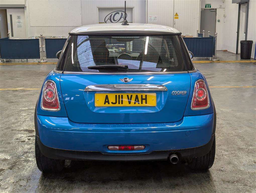 <p>2011 MINI COOPER PIMLICO</p>