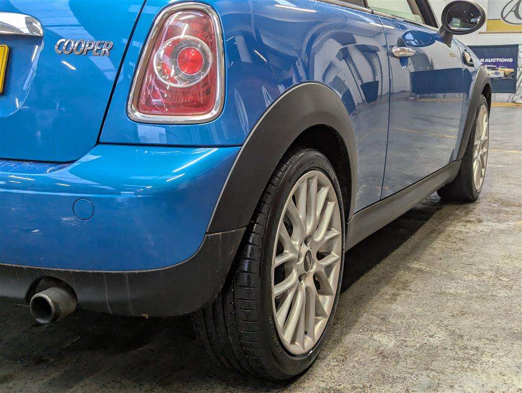 <p>2011 MINI COOPER PIMLICO</p>