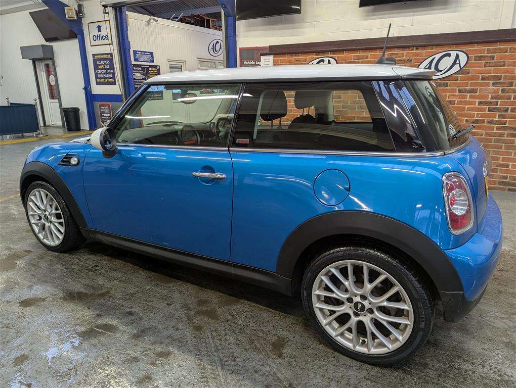 <p>2011 MINI COOPER PIMLICO</p>