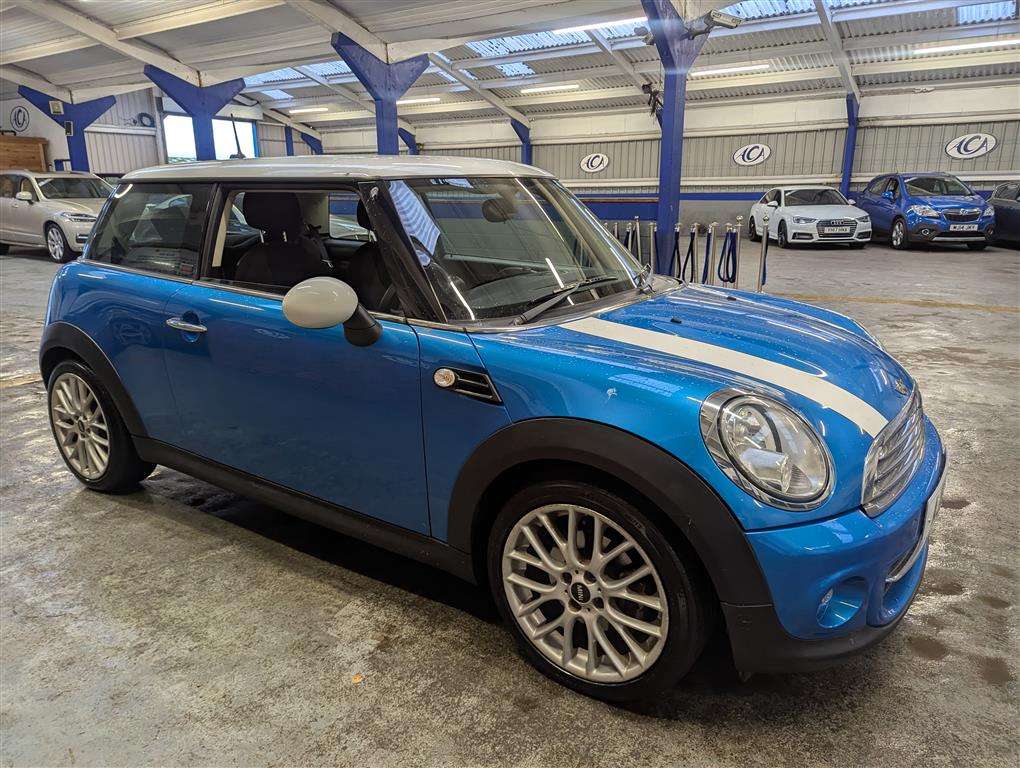 <p>2011 MINI COOPER PIMLICO</p>