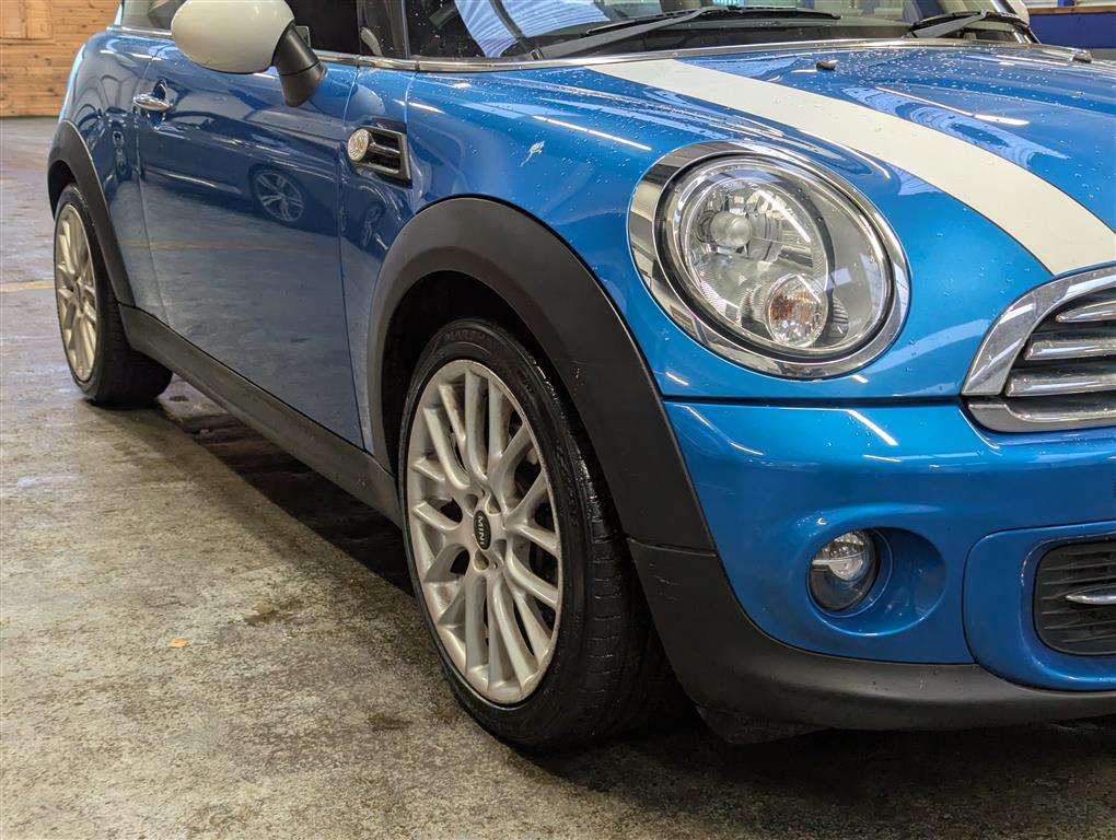 <p>2011 MINI COOPER PIMLICO</p>