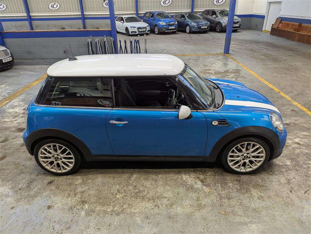 <p>2011 MINI COOPER PIMLICO</p>