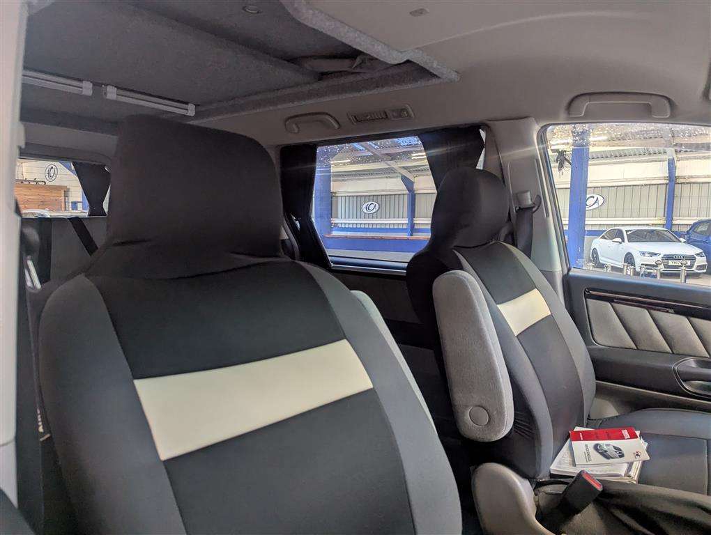 <p>2005 TOYOTA ALPHARD</p>