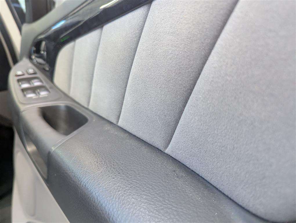 <p>2005 TOYOTA ALPHARD</p>