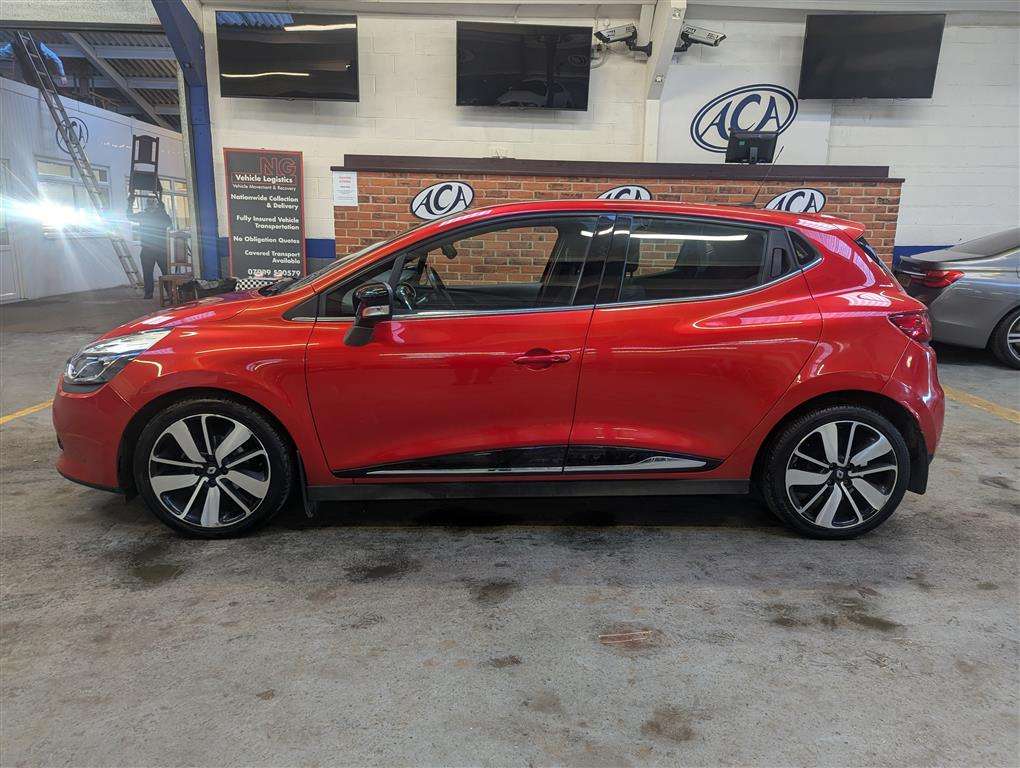 <p>2014 RENAULT CLIO D-QUE S M-NAV NRG TC</p>