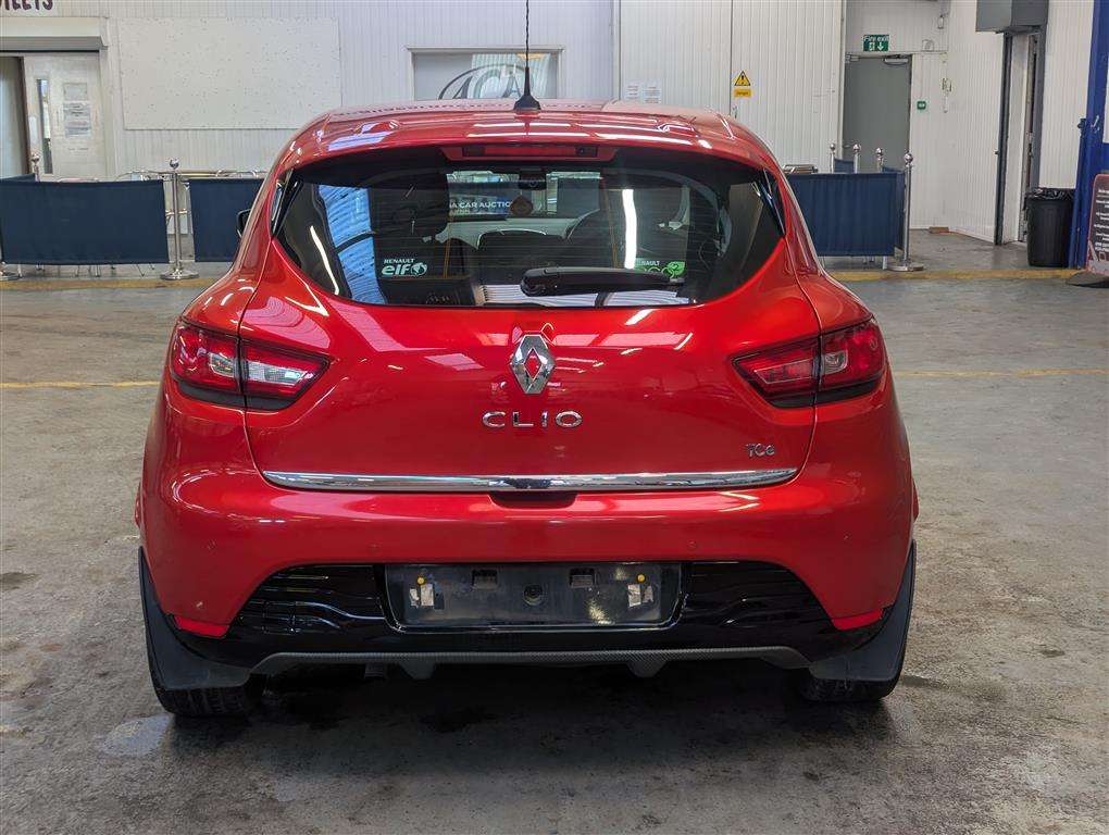 <p>2014 RENAULT CLIO D-QUE S M-NAV NRG TC</p>