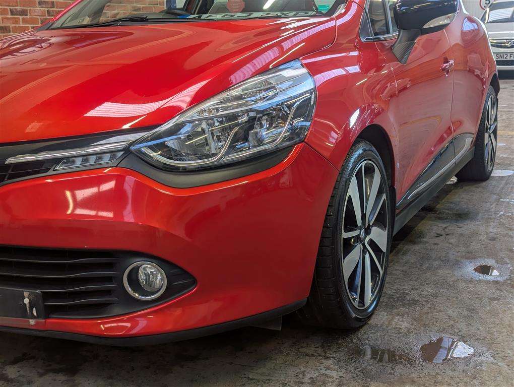 <p>2014 RENAULT CLIO D-QUE S M-NAV NRG TC</p>