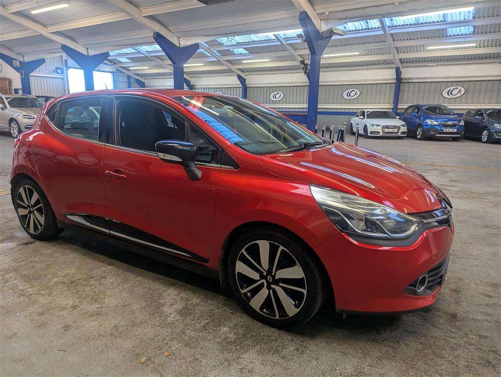 <p>2014 RENAULT CLIO D-QUE S M-NAV NRG TC</p>