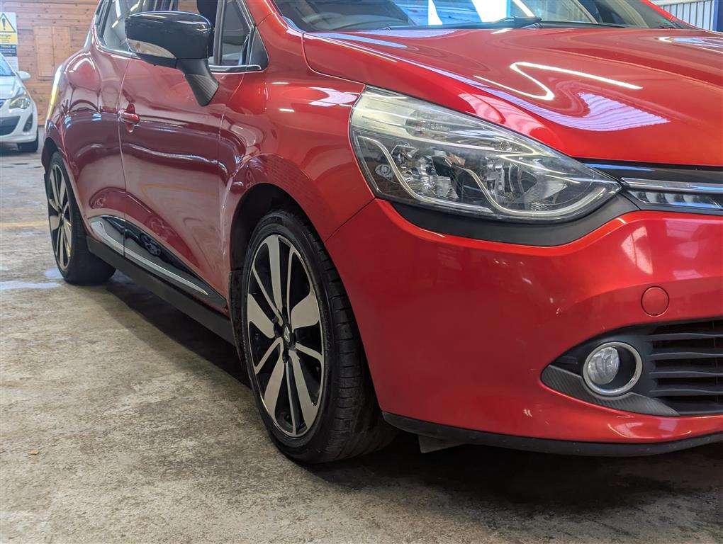 <p>2014 RENAULT CLIO D-QUE S M-NAV NRG TC</p>