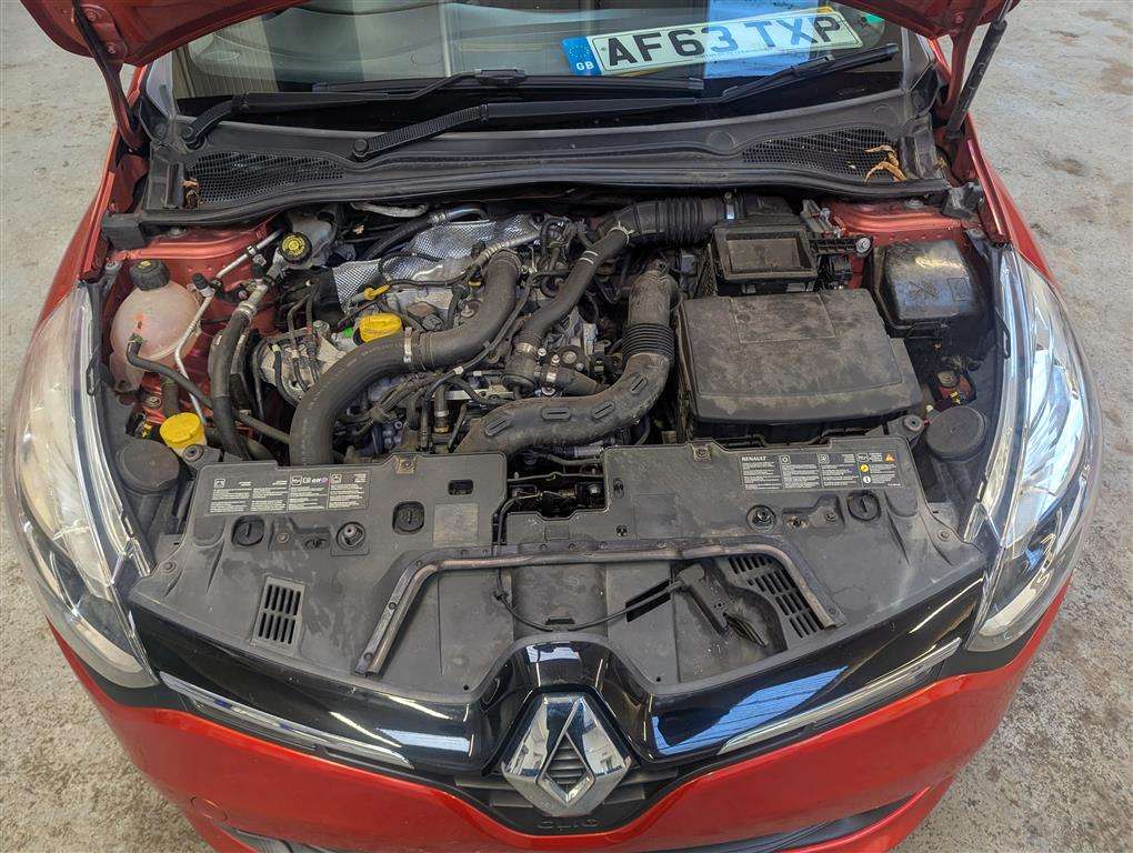 <p>2014 RENAULT CLIO D-QUE S M-NAV NRG TC</p>